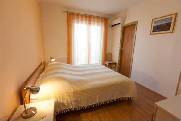 B&B Villa Ana 克尔克 外观 照片